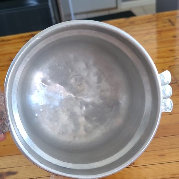 Hammered Silver Ice Bucket Set with Black Handles - Picture 14 of 15